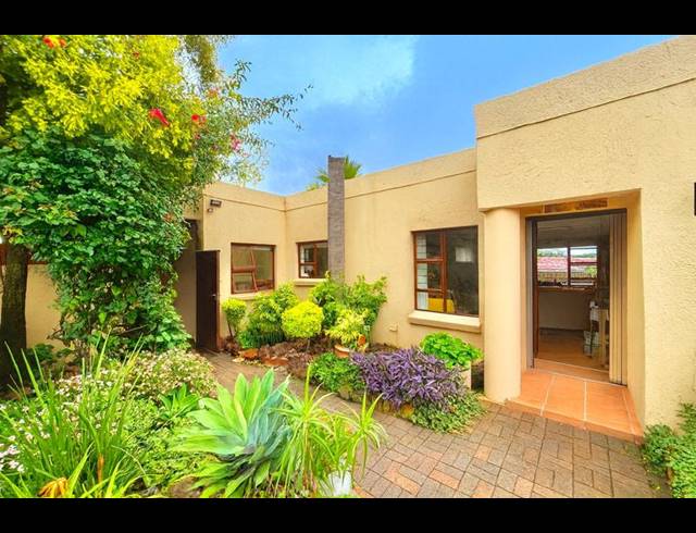 3 BEDROOM HOUSE FOR SALE IN LONEHILL